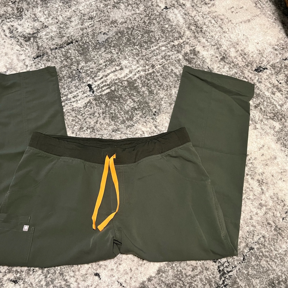 Figs Kade Cargo Pants